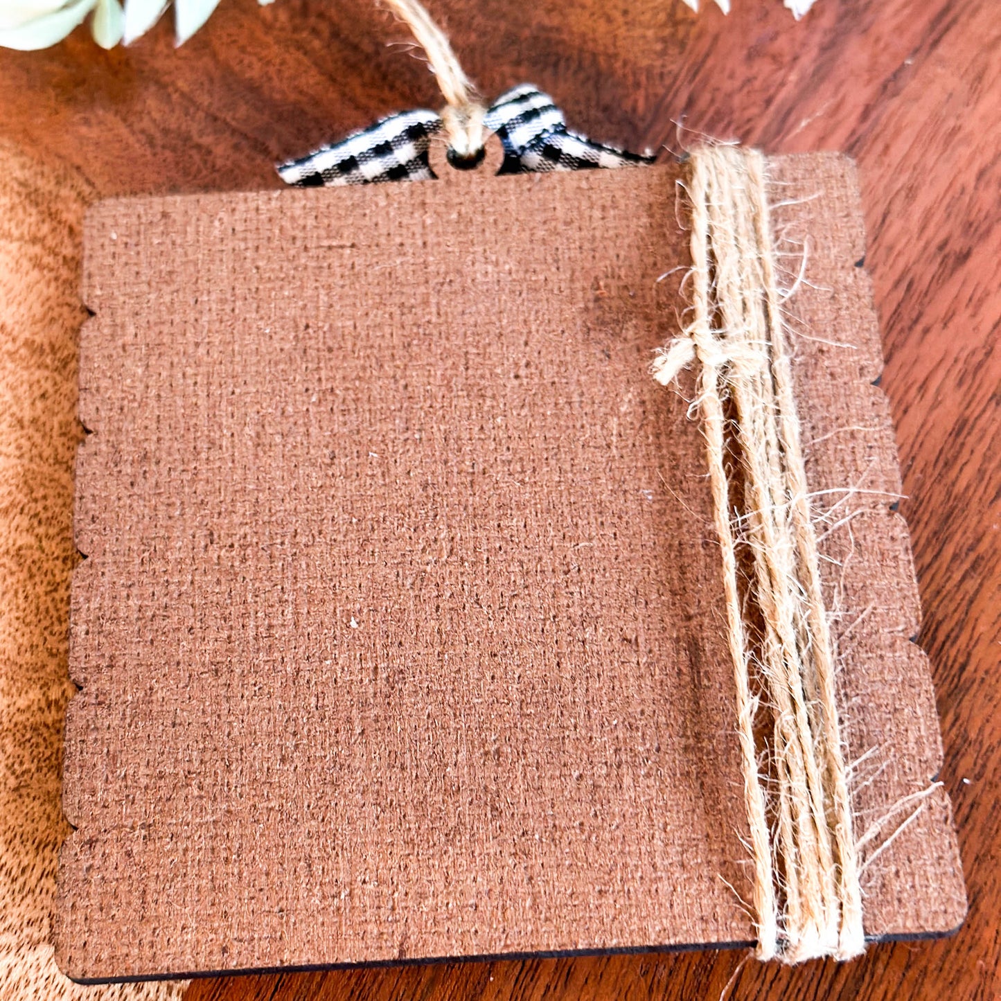 Personalized Family Ornament With Pets – Custom Names & Paw Prints