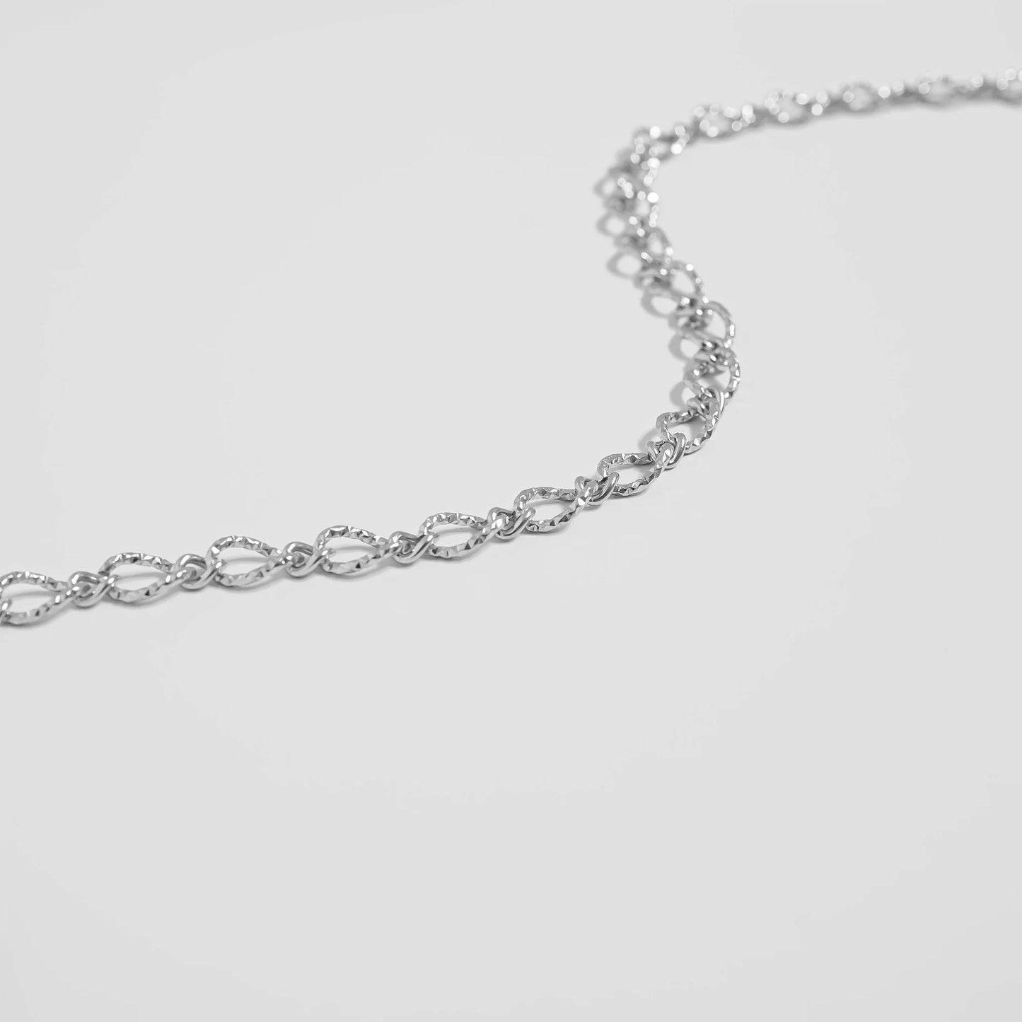 Hammered Oval Link Necklace – 18K Gold or Silver Stainless Steel