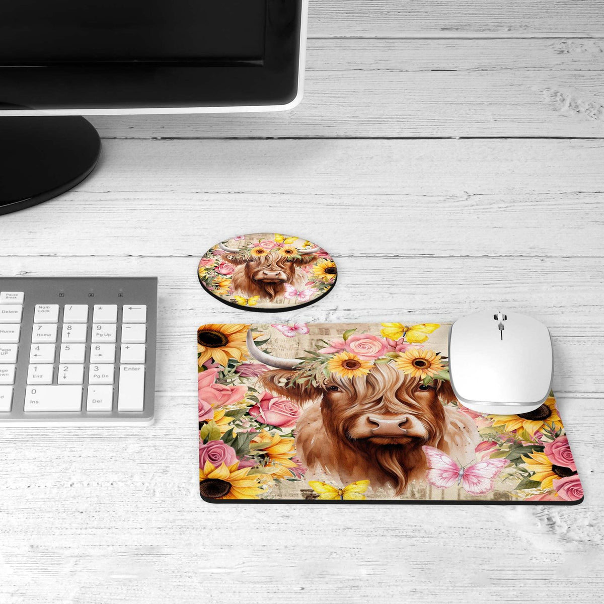Highland cow desk set on a desk