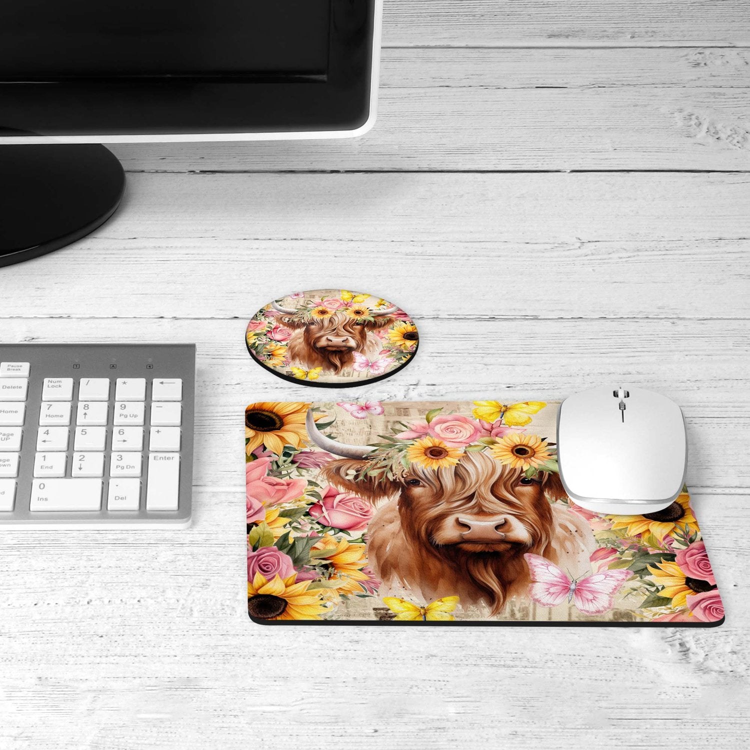 Highland cow desk set on a desk