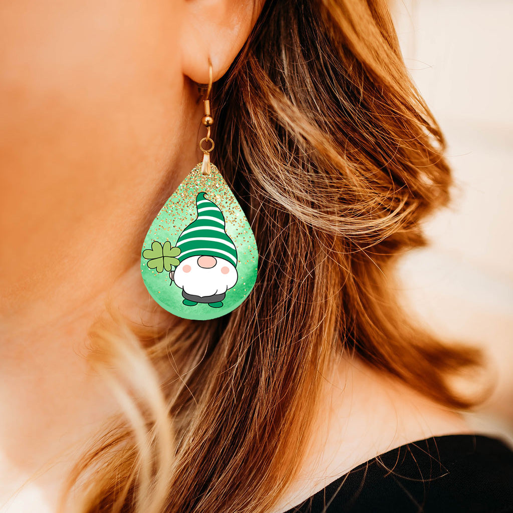 St Patrick’s Day Gnome Teardrop Earrings – Green Shamrock Gnome Dangle Earrings