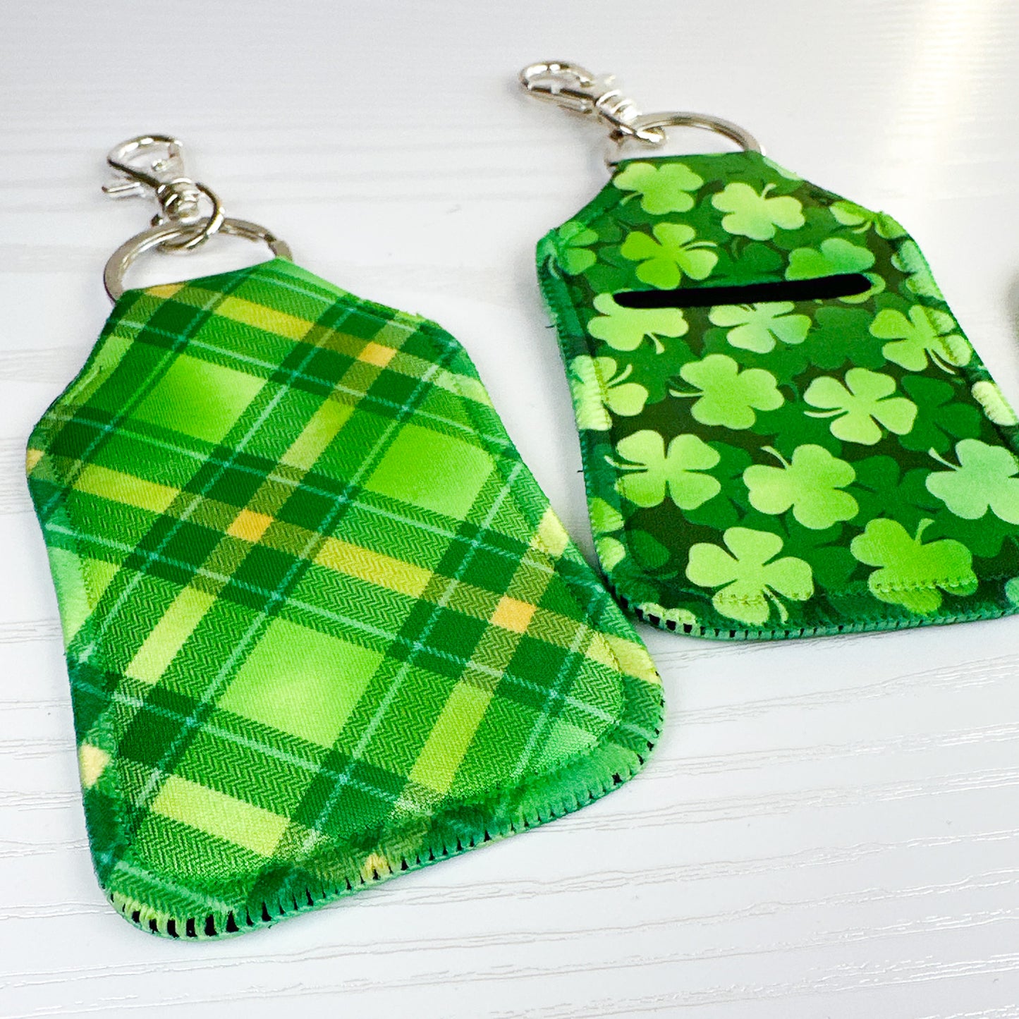 St Patrick’s Day Hand Sanitizer Holder Keychain – Shamrock Neoprene Holder with Keyring