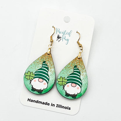 St Patrick’s Day Gnome Teardrop Earrings – Green Shamrock Gnome Dangle Earrings