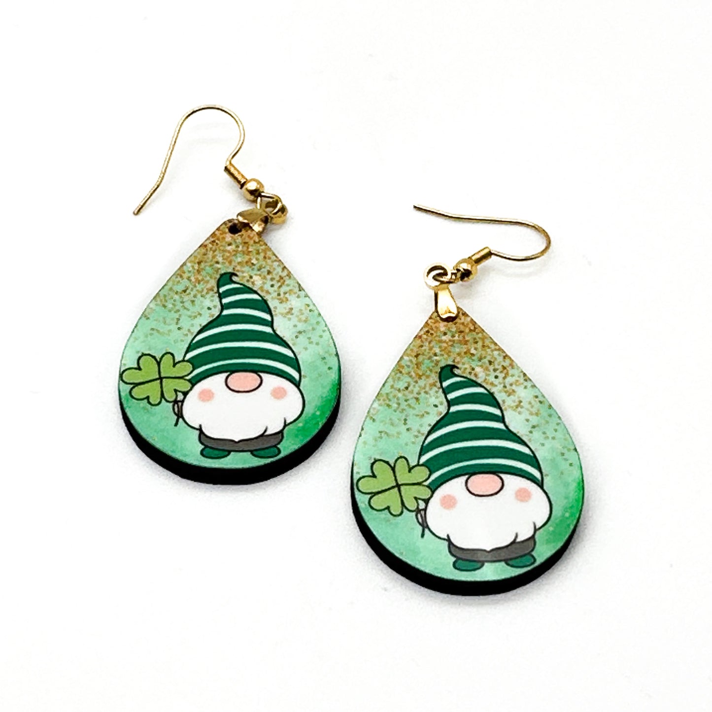 St Patrick’s Day Gnome Teardrop Earrings – Green Shamrock Gnome Dangle Earrings