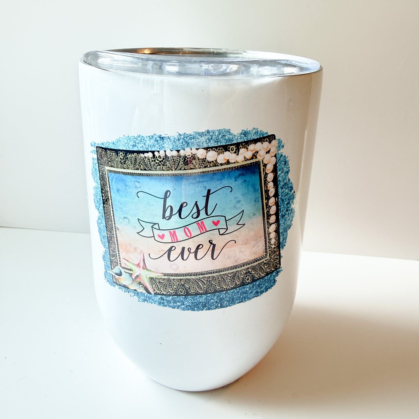 Best Mom Ever 12oz Wine Tumbler with Lid – Watercolor Beach and Starfish