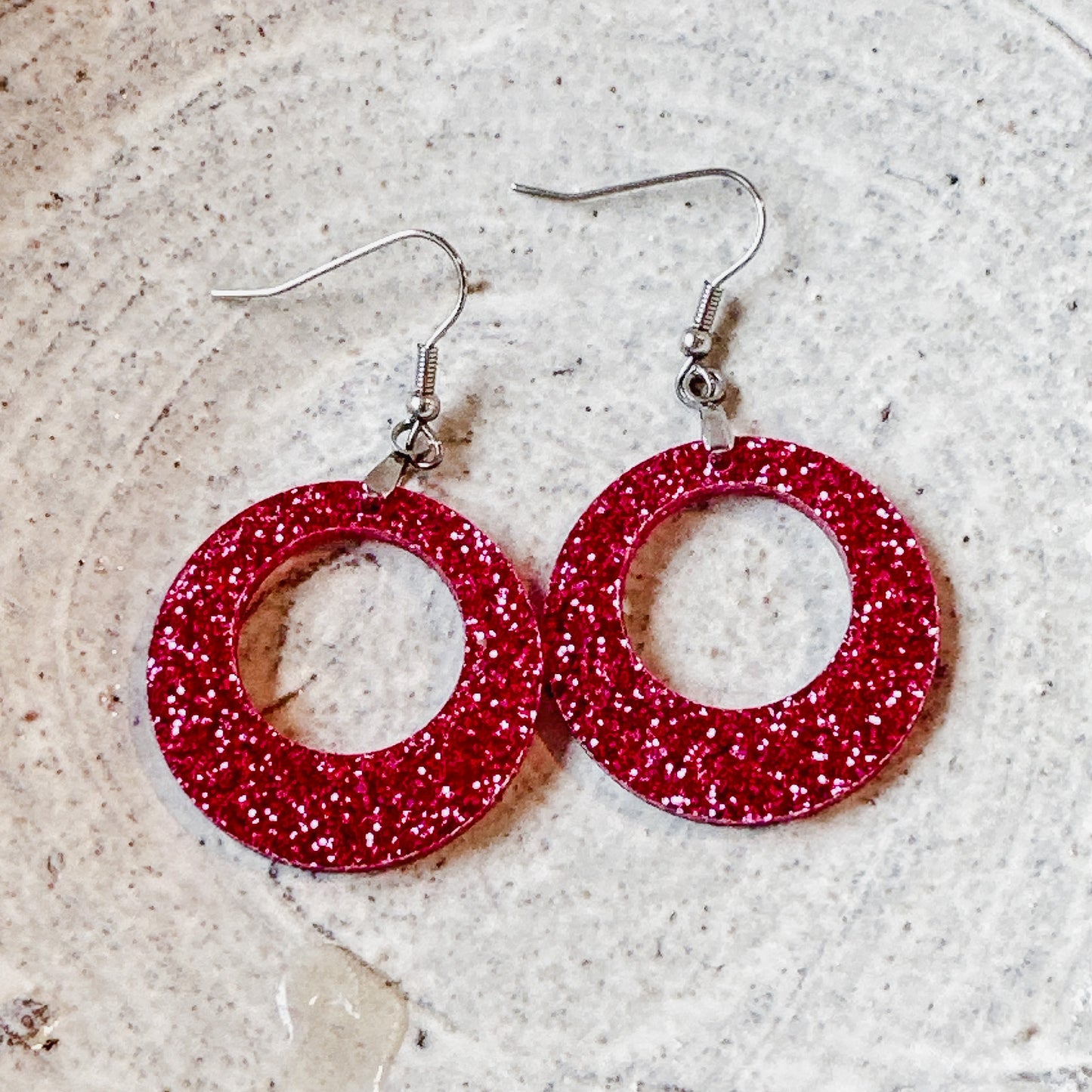 Pink Glitter Acrylic Hoop Earrings – Sparkle Open Circle Design