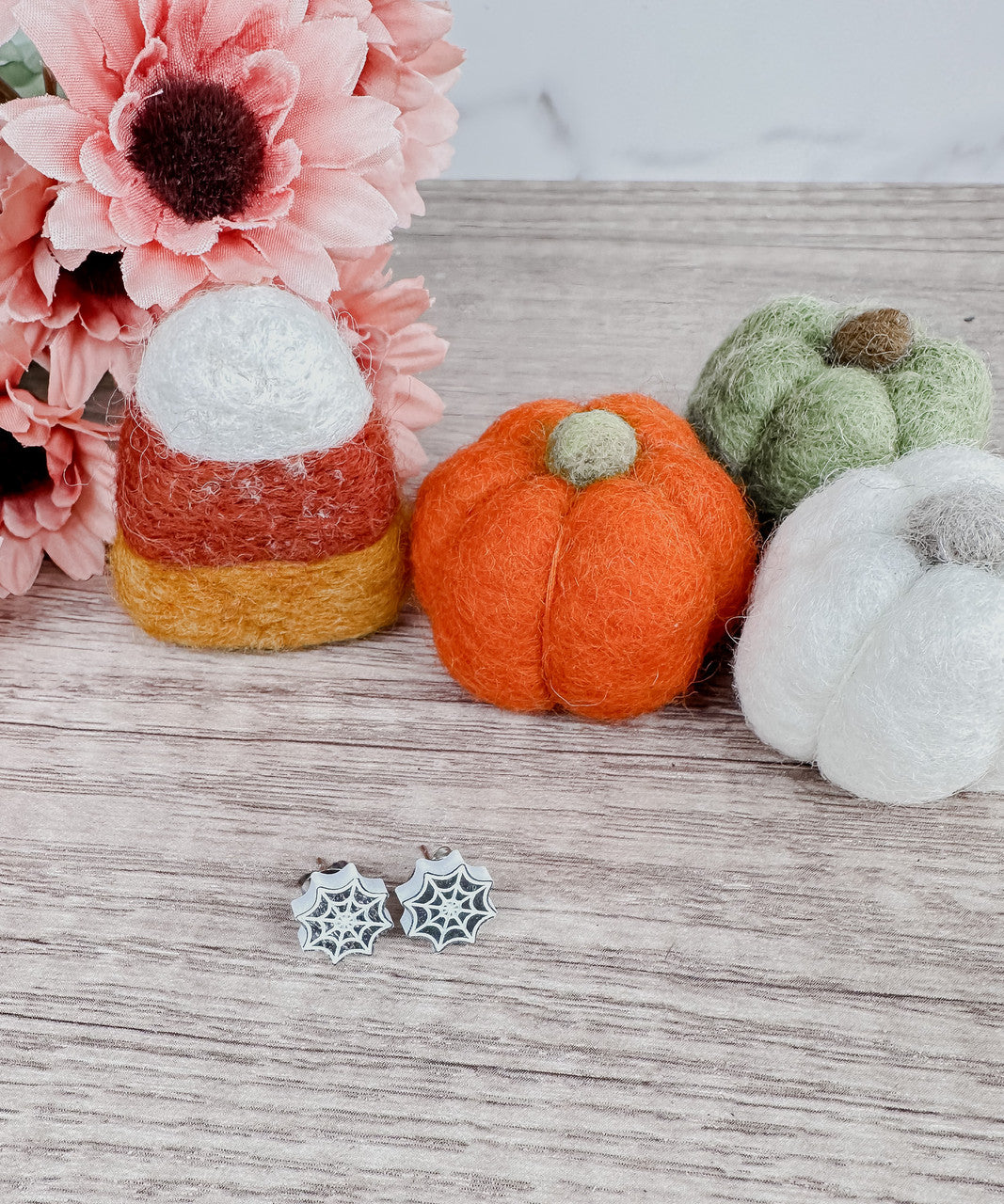 Spider Web Shaped Fall Halloween Stud Earrings – Perfect Festive Accessory for Spooky Style