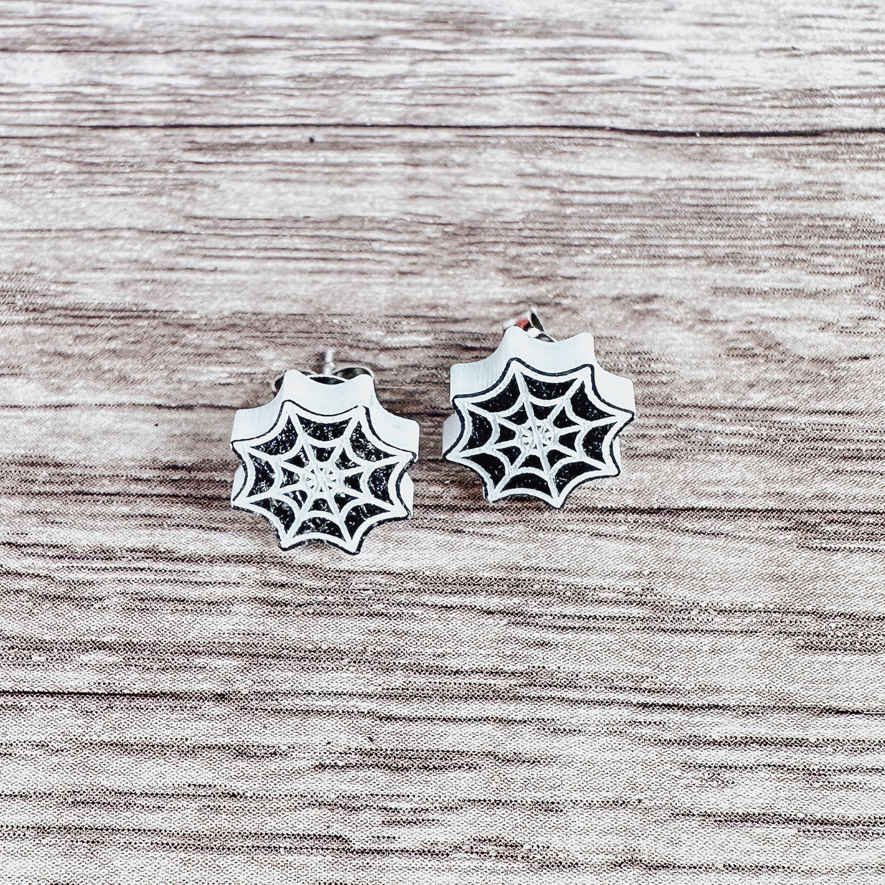 Spider Web Shaped Fall Halloween Stud Earrings – Perfect Festive Accessory for Spooky Style