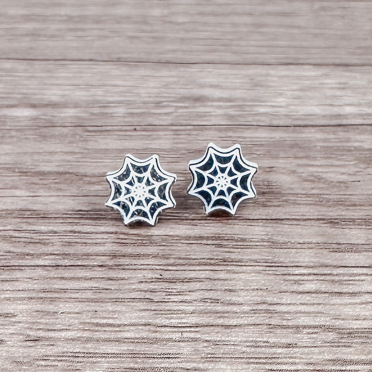 Spider Web Shaped Fall Halloween Stud Earrings – Perfect Festive Accessory for Spooky Style