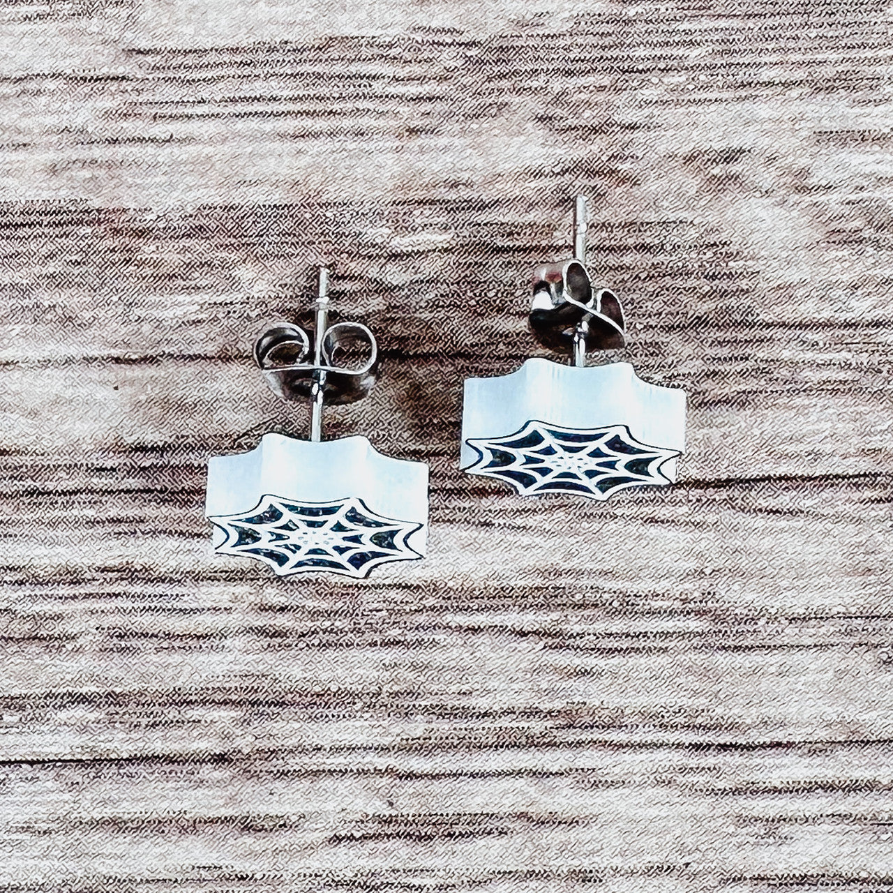 Spider Web Shaped Fall Halloween Stud Earrings – Perfect Festive Accessory for Spooky Style